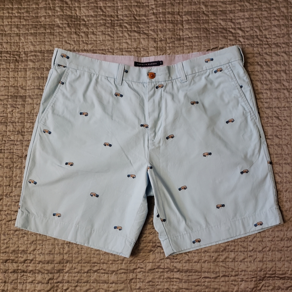 Tommy Hilfiger Men's shorts size 40